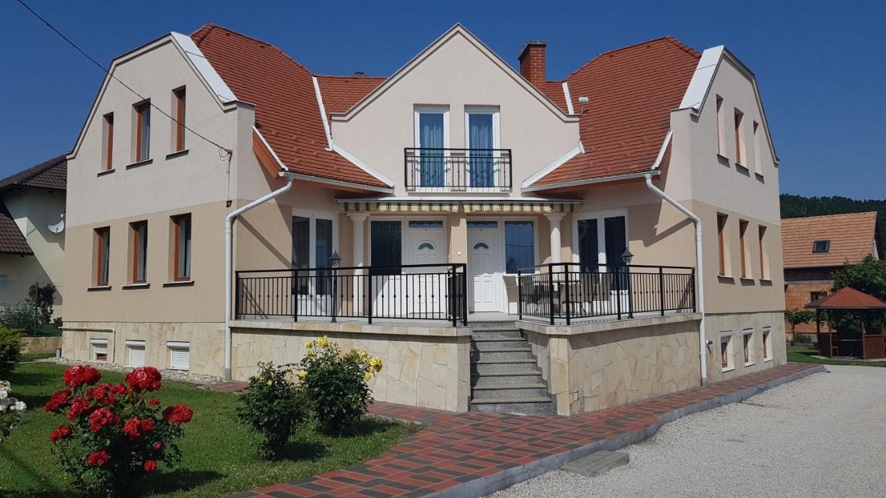 Royal Apartman Vonyarcvashegy Exterior foto
